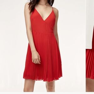 Aritzia Beaune Red Pleated Dress XS Meghan Markle